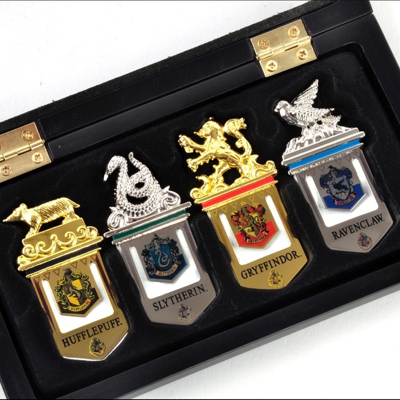 ⚜️Harry Potter 4 Pack of House Crest Bookmarks! - Picture 3 of 6